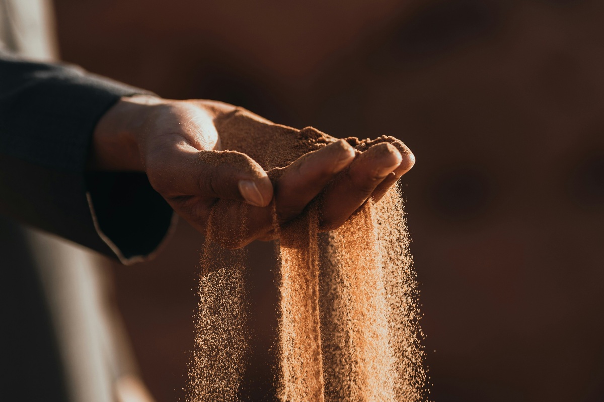     Ускользающее время: ученые объяснили, почему с возрастом нам кажется, что годы «летят» быстрее