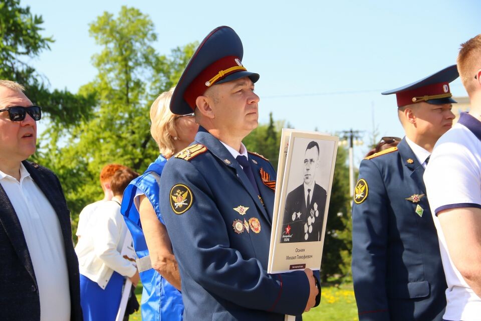    Парад по случаю 80-летия Великой Победы в Барнауле. Источник: Виталий Барабаш/"Толк"