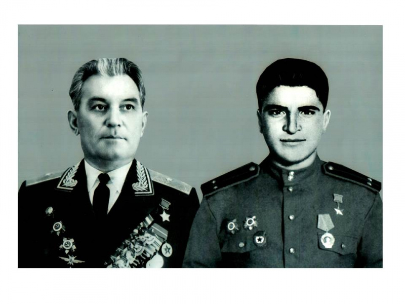 Генерал-Майор Авиации Герой СССР Кубати Локманович Карданов и лейтенант-танкист, Герой СССР, Кабард Локманович Карданов. 