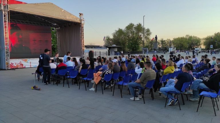    В Оренбурге открылся кинотеатр под открытым небом Оренбуржье