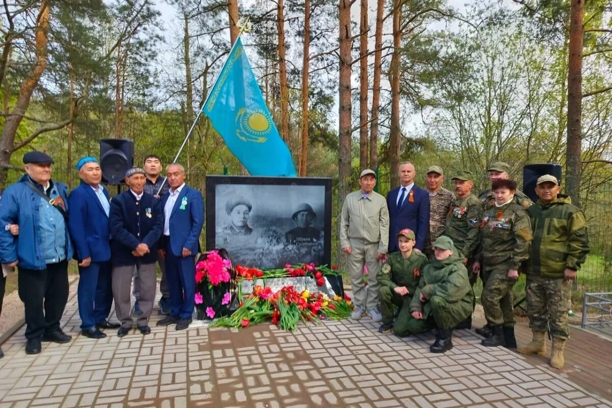    Под Псковом отрыли памятник на месте гибели воинов Маметовой и Сулейманова