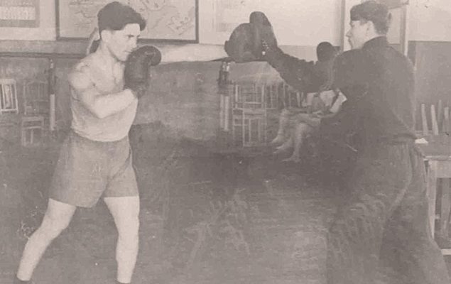    Тренировка боксеров (Николай Иванович Маслов - справа)