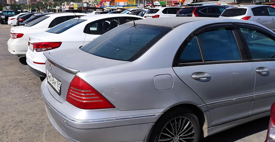    Фото: машины на парковке в Ростове, кадр 1rnd Веселовские вести