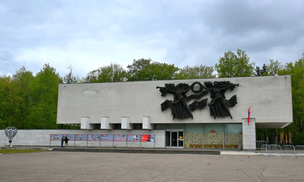 Листайте вправо, чтобы увидеть больше изображений