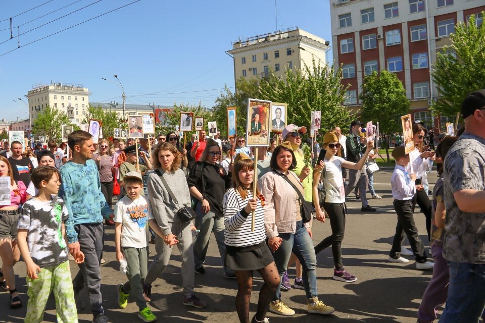    Шествие "Бессмертного полка" в Барнауле. Источник: Виталий Барабаш/"Толк"
