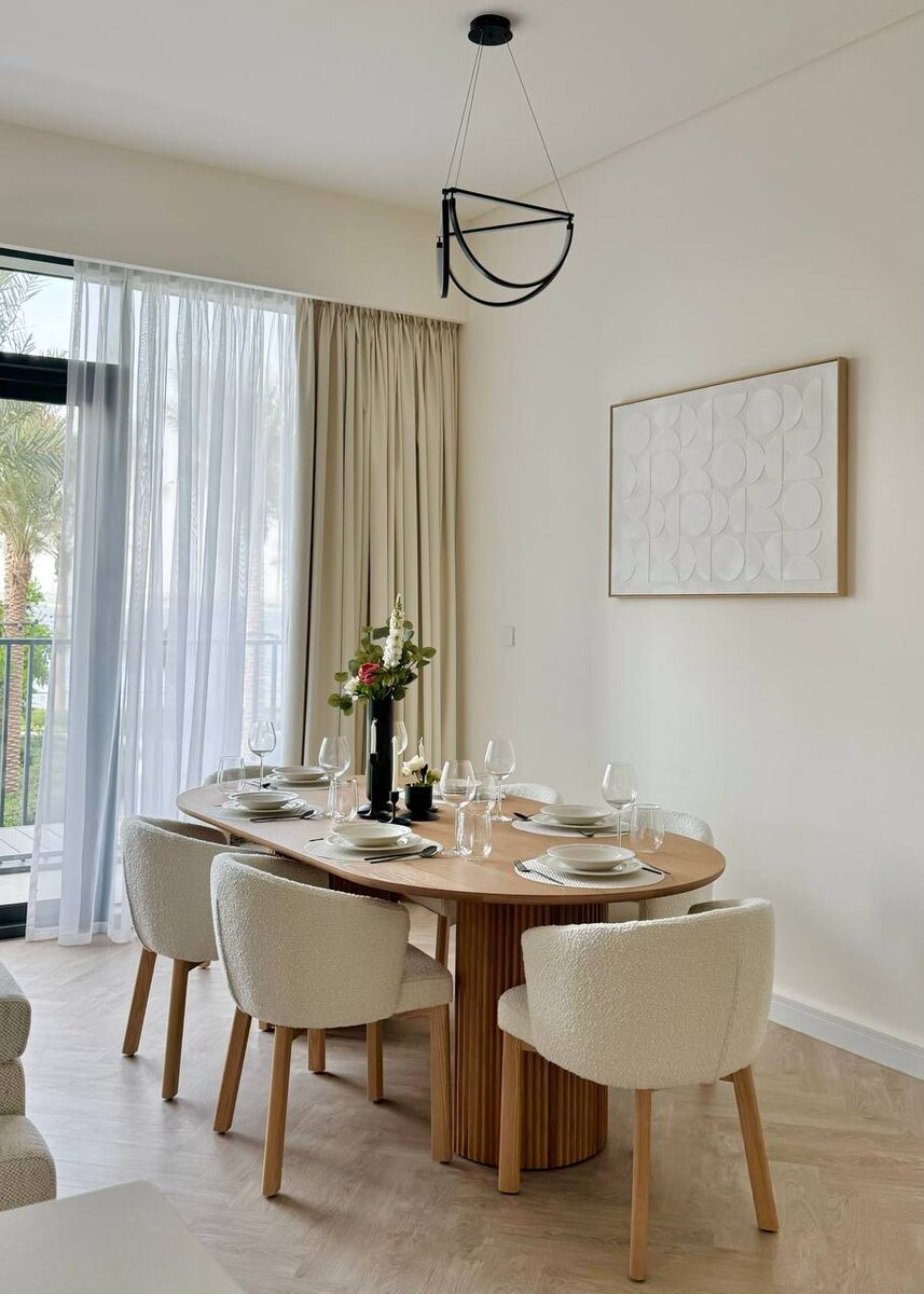 В качестве основы дизайна интерьера была выбрана светлая палитра, проект Furni 