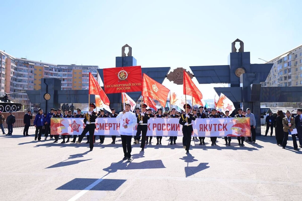    Бессмертный полк традиционно сплотил всех якутян 9 мая, в день 80-летия Победы в Великой Отечественной войне. / Источник: Пресс-служба главы Республики Саха (Якутия) и правительства Республики Саха (Якутия)