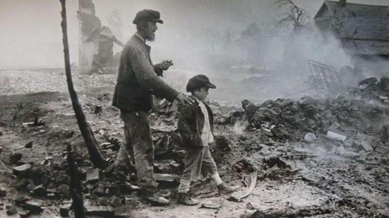 Михаил Савин «Враги сожгли родную хату», 1943 год/ Фото: МАММ/МДФ