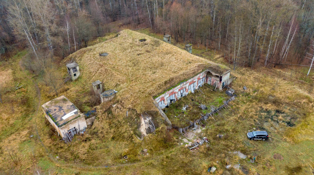    Заброшенные бункера и часы которые возвращают в 1941 год