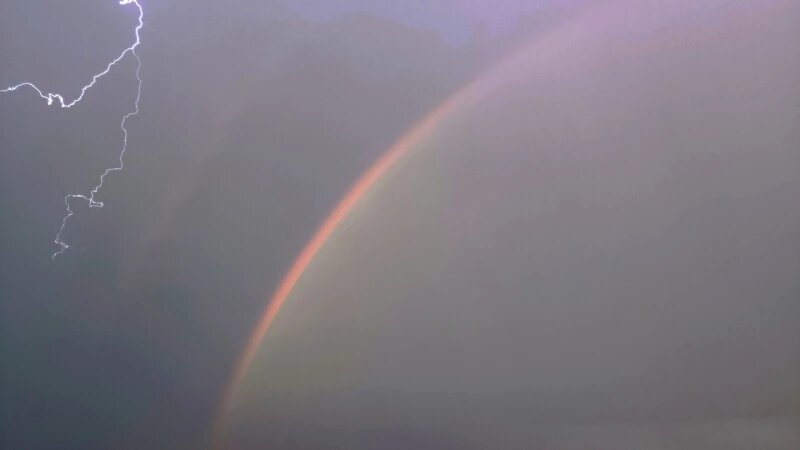     Гроза прошла в Барнауле. Леонид Вихрев