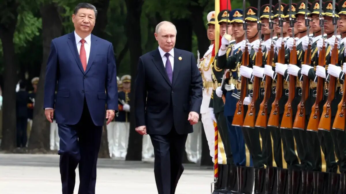    Лидеры России и Китая Владимир Путин и Си Цзиньпин.