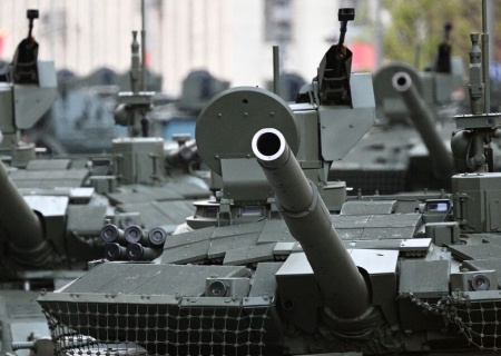    Новые танки с парада Победы отправятся на фронт