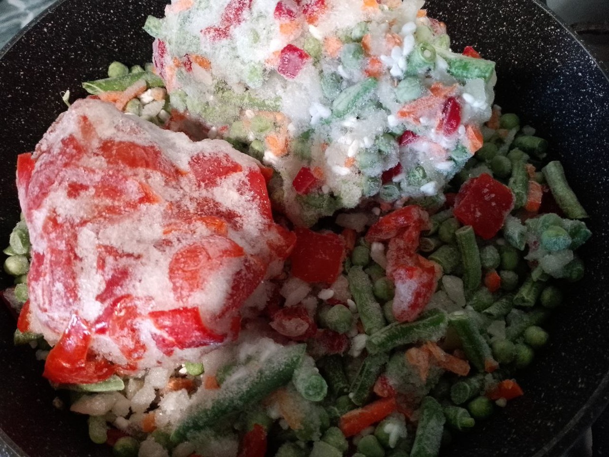 Гавайская смесь и болгарский перец.