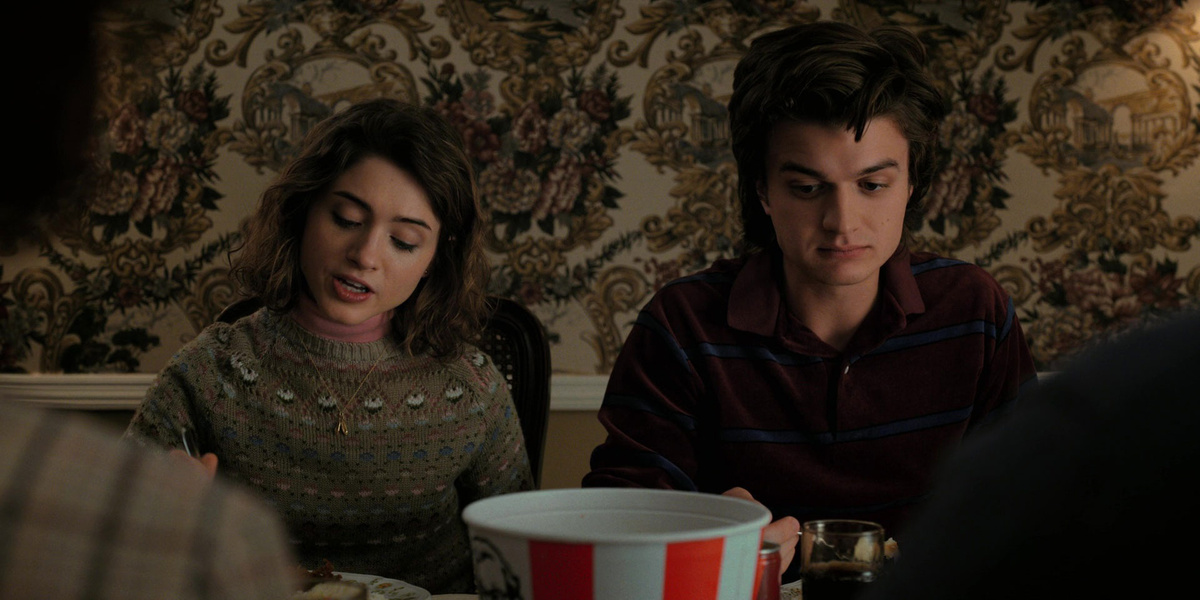 Реклама KFC в сериале Stranger Things (s02e01).