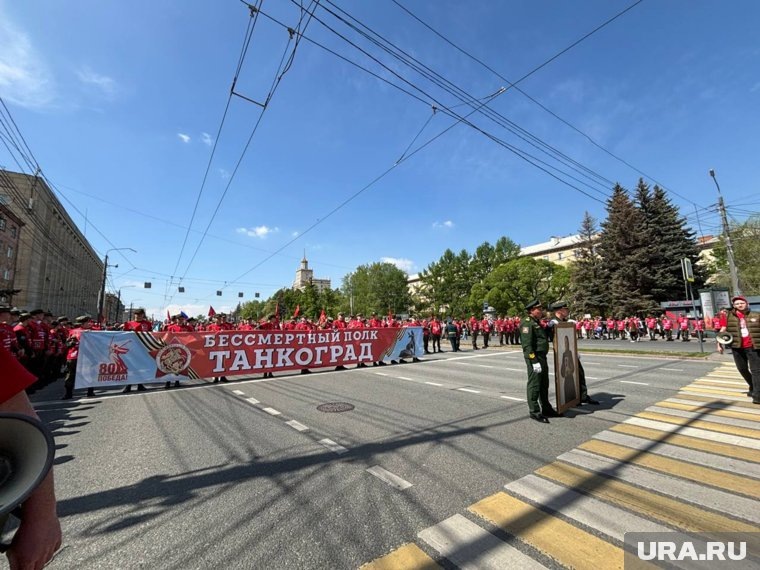 Бессмертный полк идет по Челябинску, 9 мая 2025 года
Фото:Анна Журавлева © URA.RU