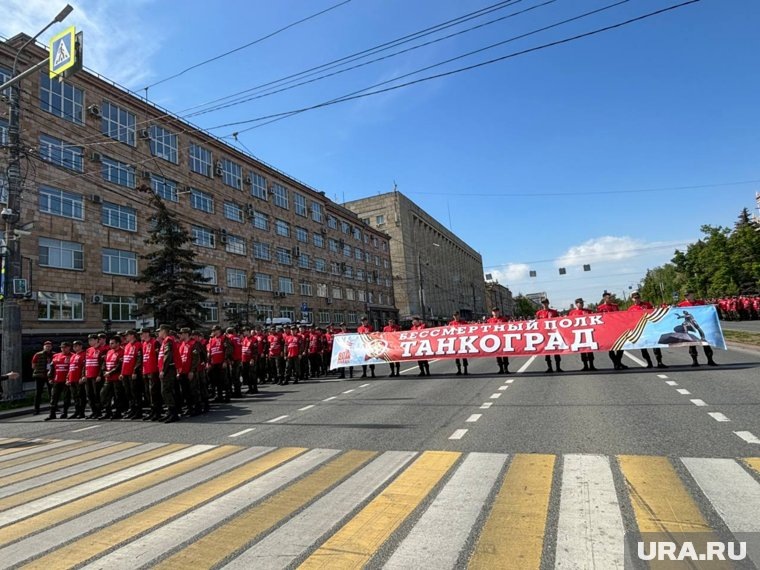 Бессмертный полк идет по Челябинску, 9 мая 2025 года
Фото:Анна Журавлева © URA.RU