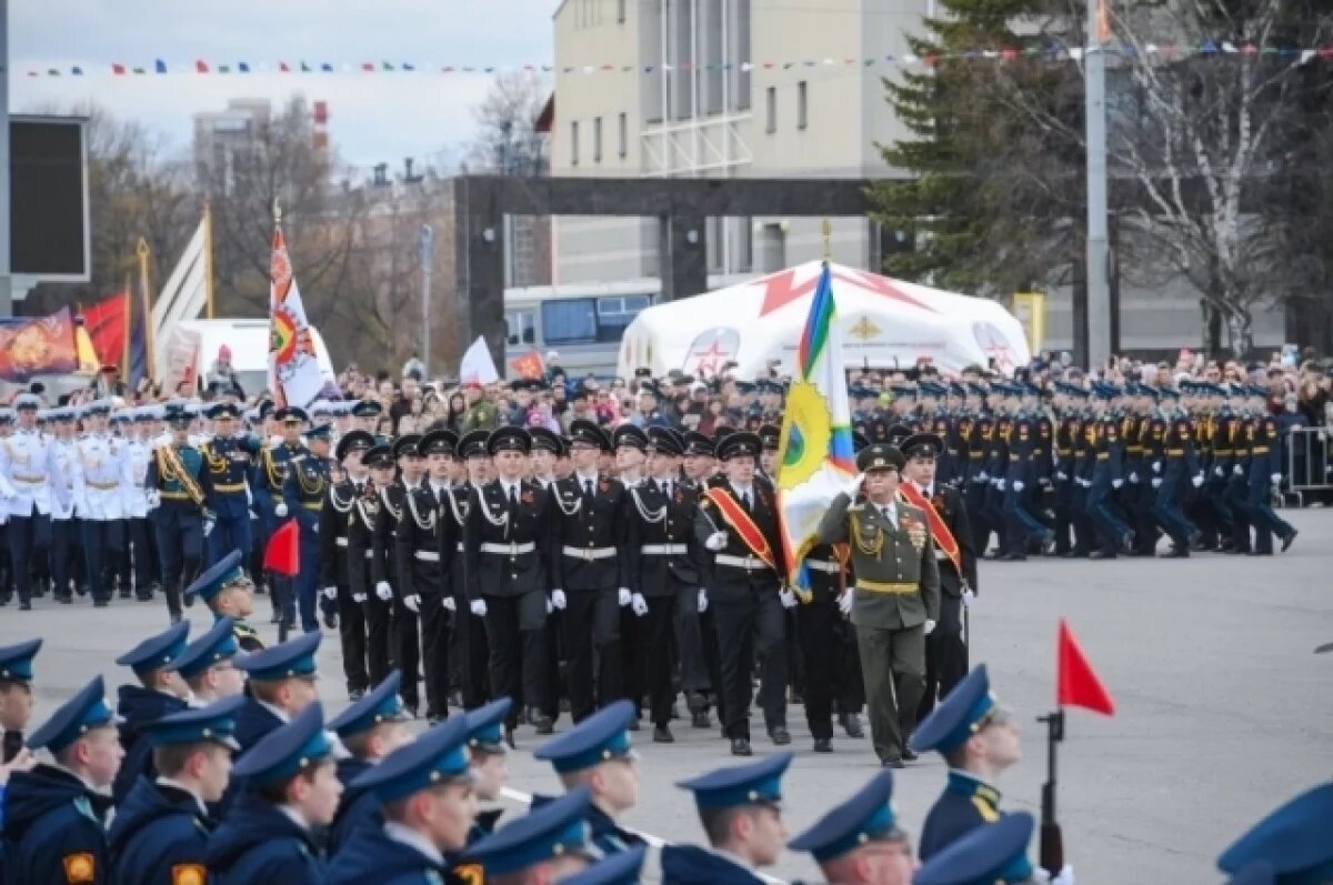    Глава Карелии принял Парад Победы в Петрозаводске