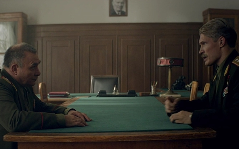 Тихое противостояние советского генерала Рослого и одной из партийных «шишек» Пашаева проходит красной нитью через весь фильм. Фото: Wink