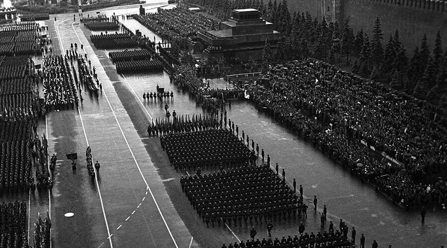     Парад Победы на Красной площади 24 июня 1945 года Фото Singaporealong, https://commons.wikimedia.org