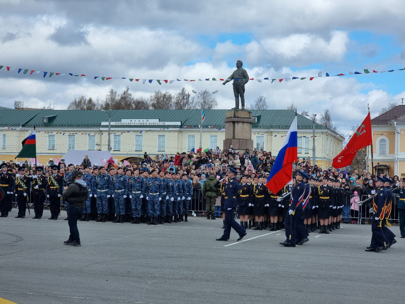    Как проходил парад на главной площади ПетрозаводскаИрина Яковлева / Фактор Новости