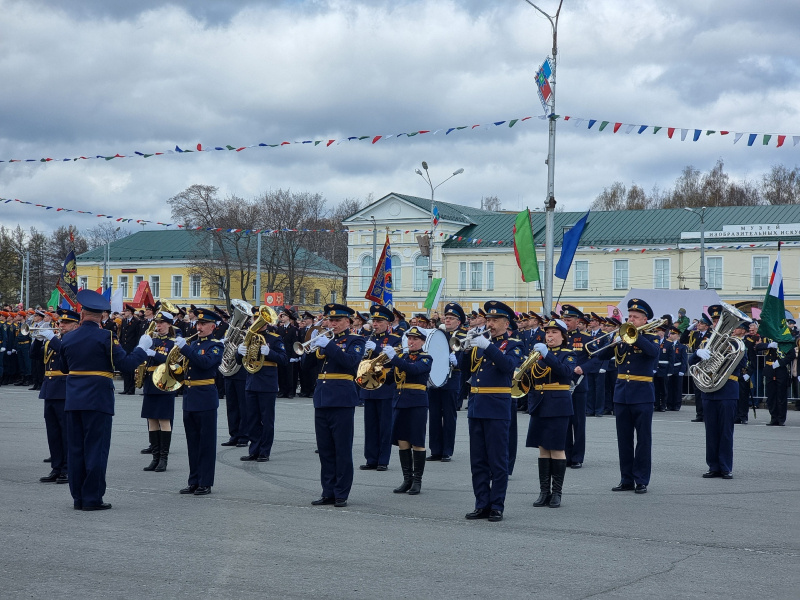   Как проходил парад на главной площади ПетрозаводскаИрина Яковлева / Фактор Новости