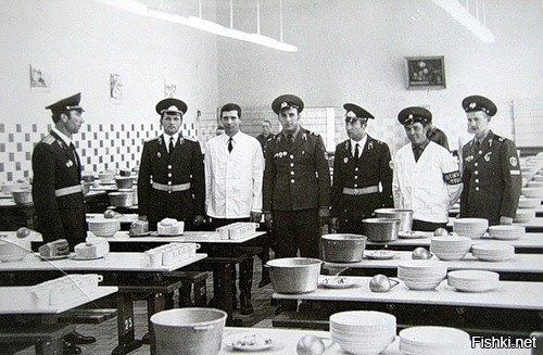 Солдатская столовая...