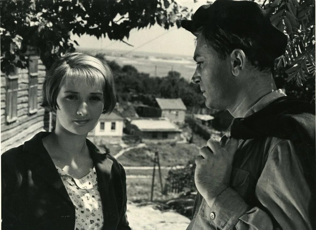 Кадр из фильма (Андрей Соколов и Ирина)