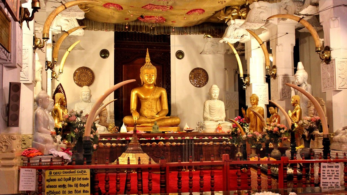 Храм Зуба Буудды в Канди