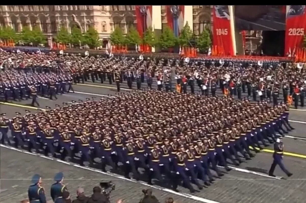    Курсанты Воронежской ВВА прошли маршем на Параде Победы в Москве