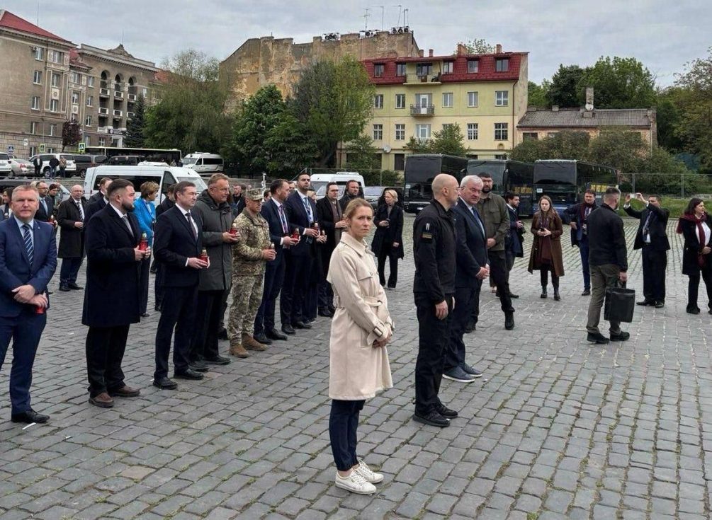  Парад русофобов во Львове. (Фото МИД Украины).