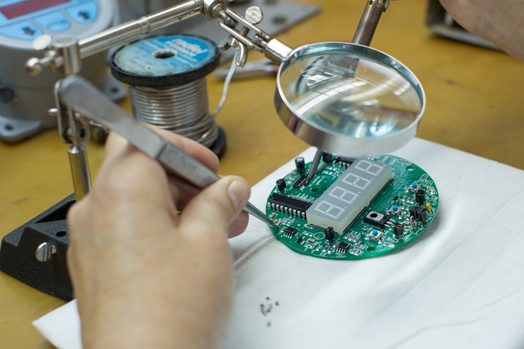 Производство контрольно-измерительных приборов на Томском манометровом заводе «Манотомь». Изображение: manotom.com