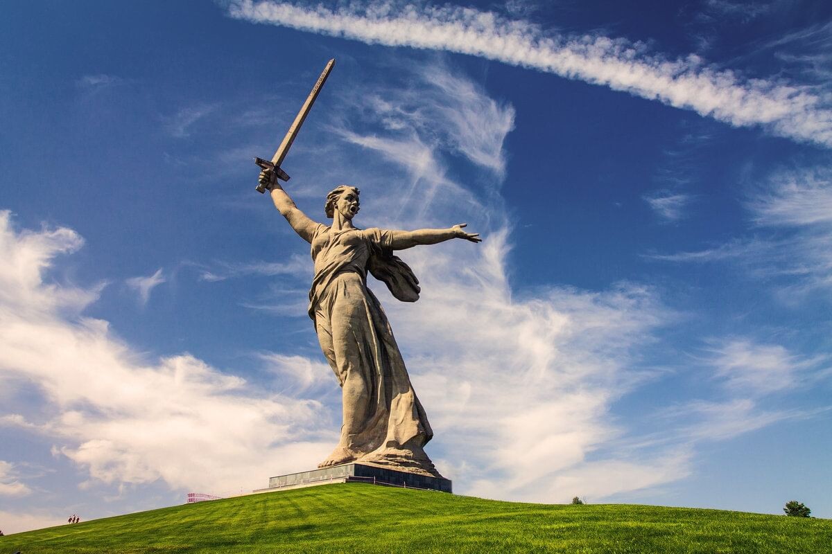 Монументальная скульптура «Родина-мать зовёт!» на Мамаевом кургане