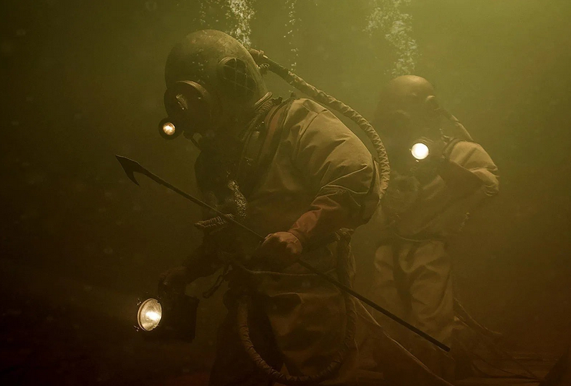 Кадр из фильма "Багровая отмель"(2025).