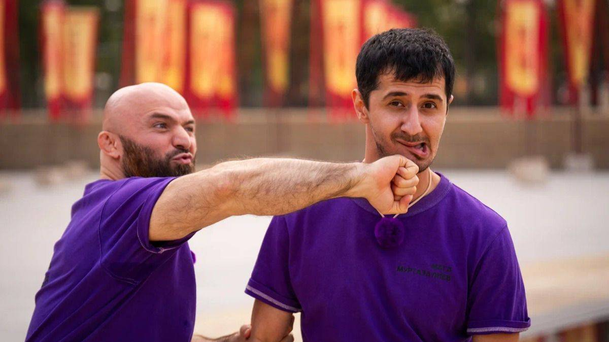 Кадр из шоу "Сокровища императора"/ ТНТ
