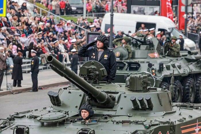 Парад во Владивостоке / фото: официальный телеграм-канал "80 лет Победы. Приморье"