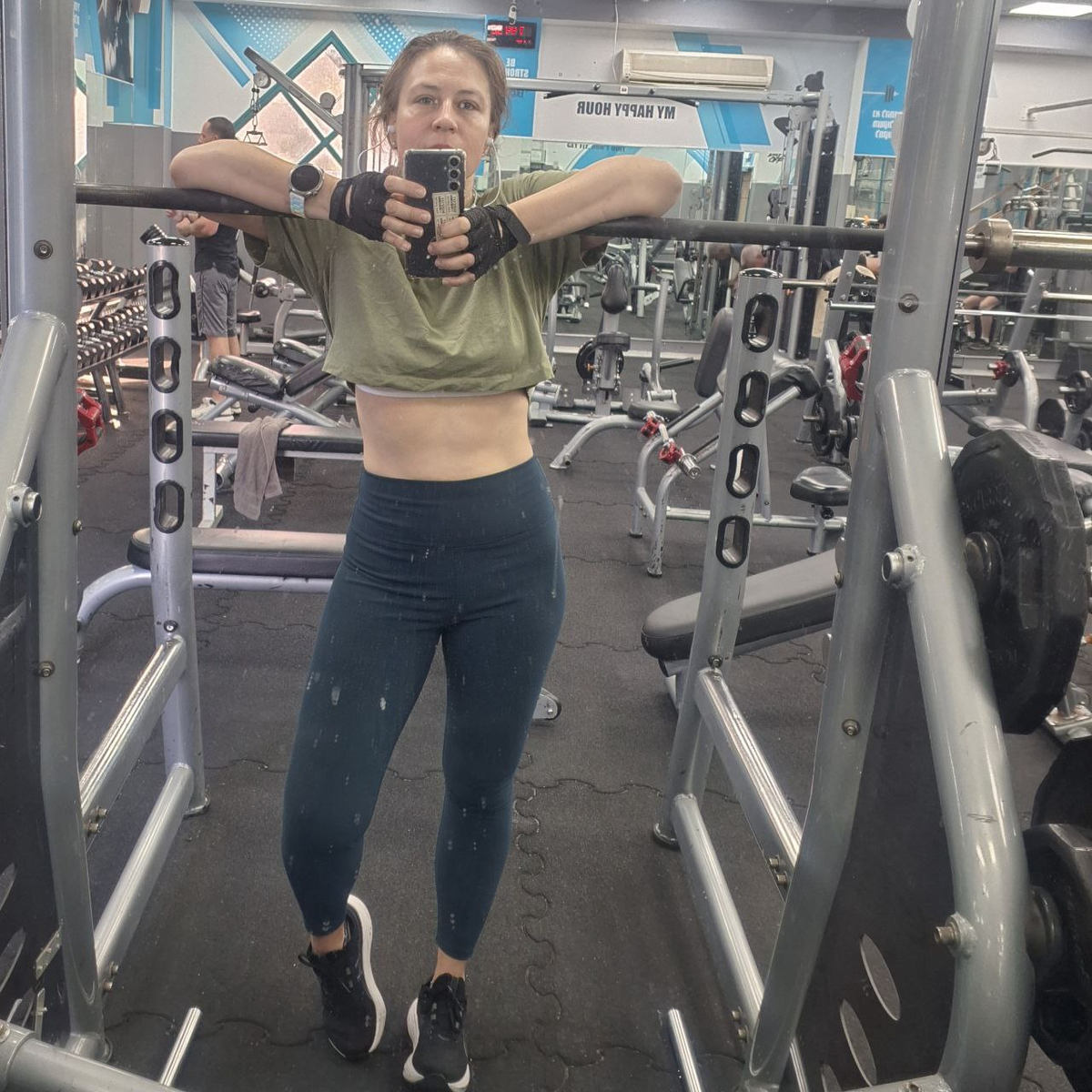 Такой я теперь человек😅 В зале в половине восьмого утра в выходной. 