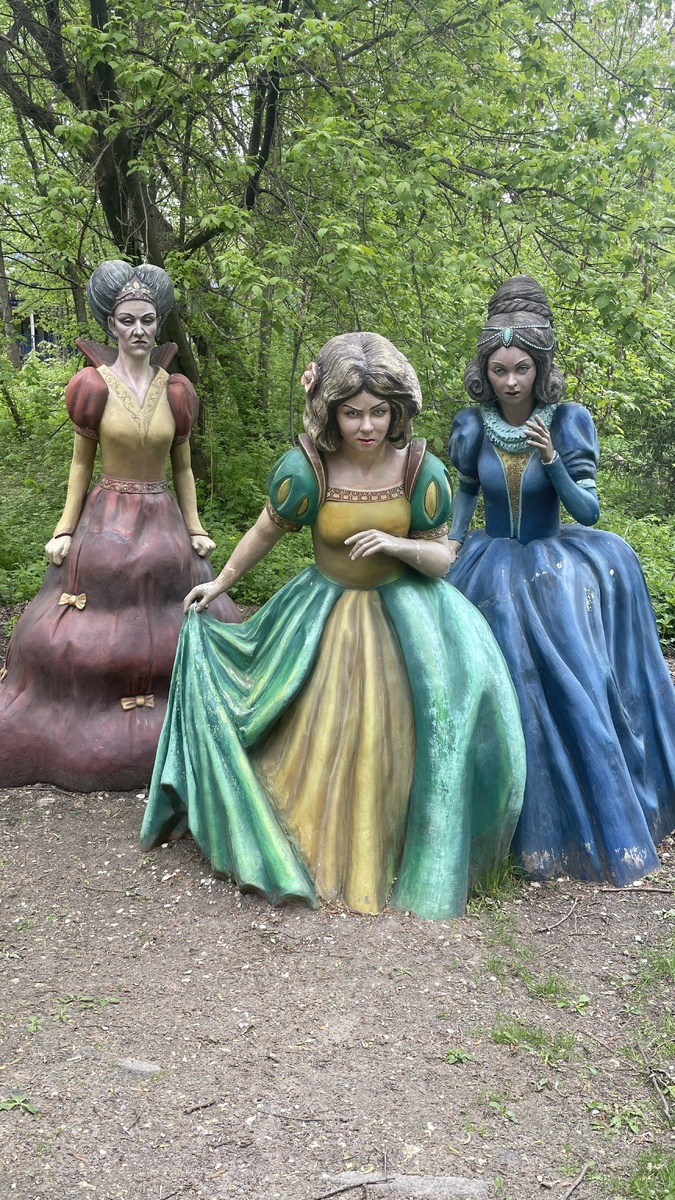 Сестры из «Золушки». Фото автора