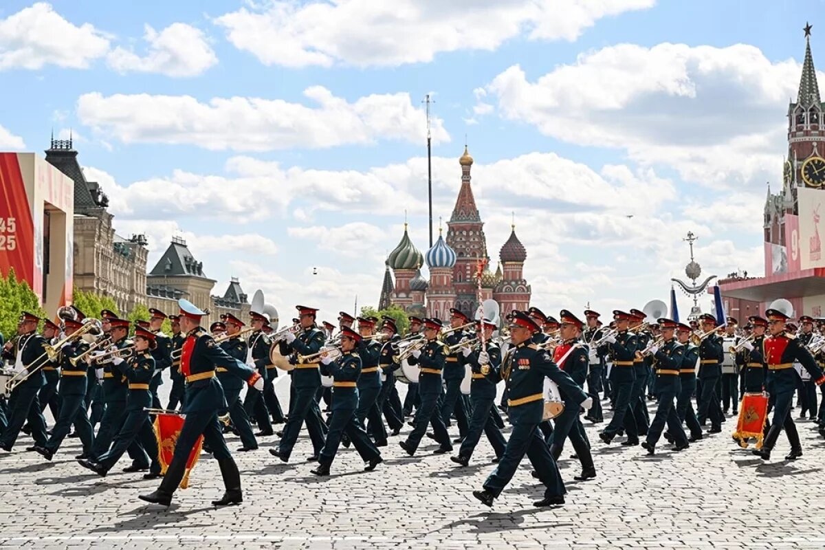    Матвийчук: присутствие военных КНДР на параде является сигналом Западу