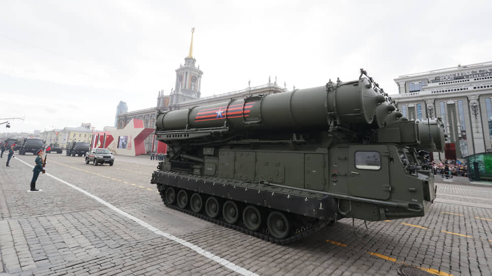 Парад Победы в Екатеринбурге. Колонна военной техники.📷Фото: Марина Молдавская / Коммерсантъ