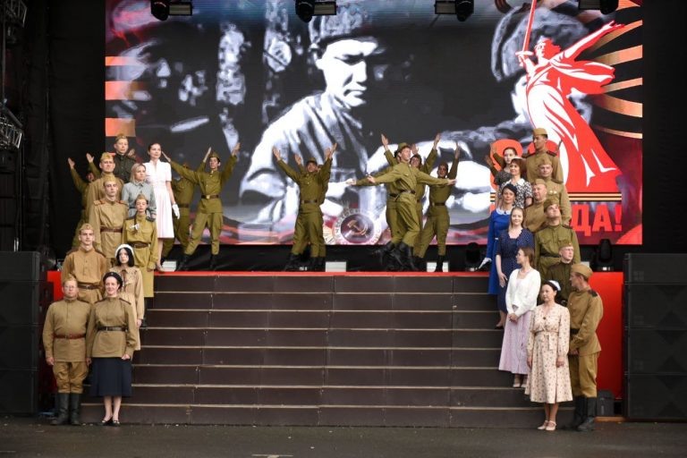    В центре Оренбурга отпраздновали «Победу многонациональную» Оренбуржье