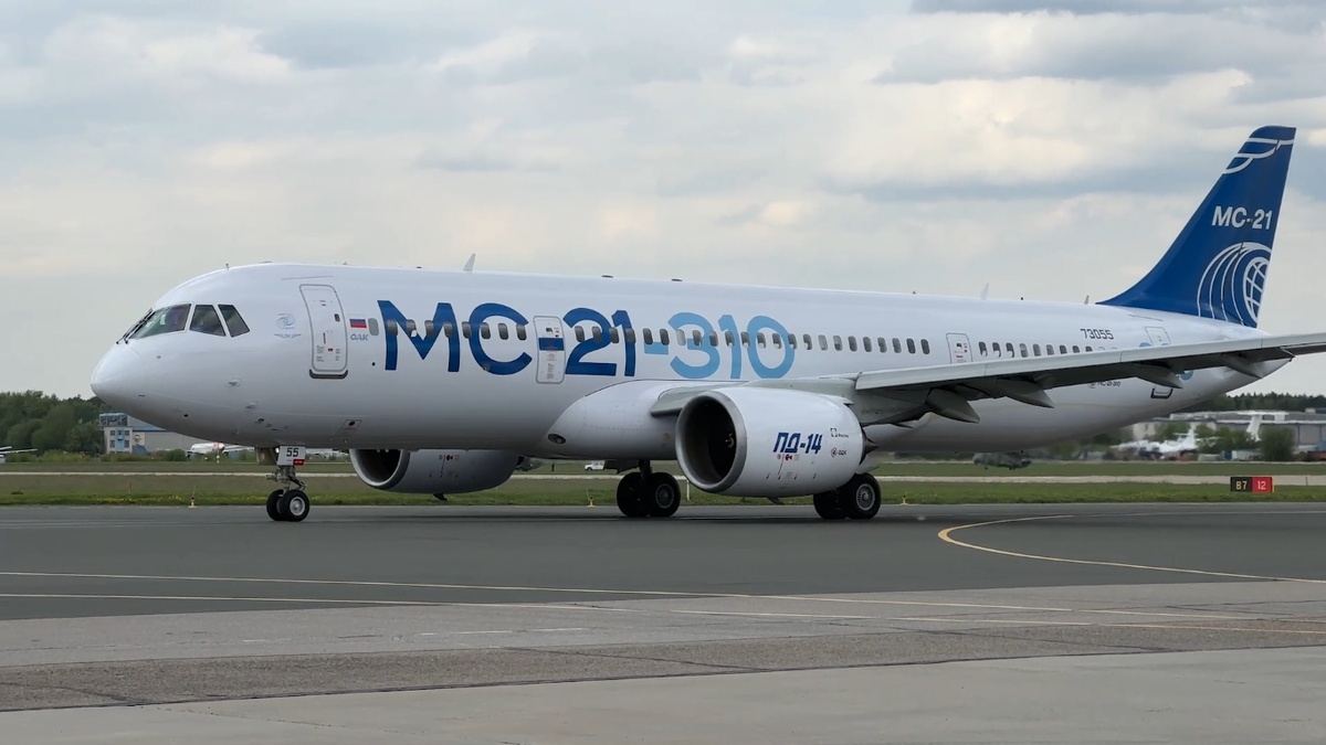 Пятый летный и первый опытный импортозамщенный МС-21, бортовой номер 73055, заводской номер МС.0012. Кадры ОАК