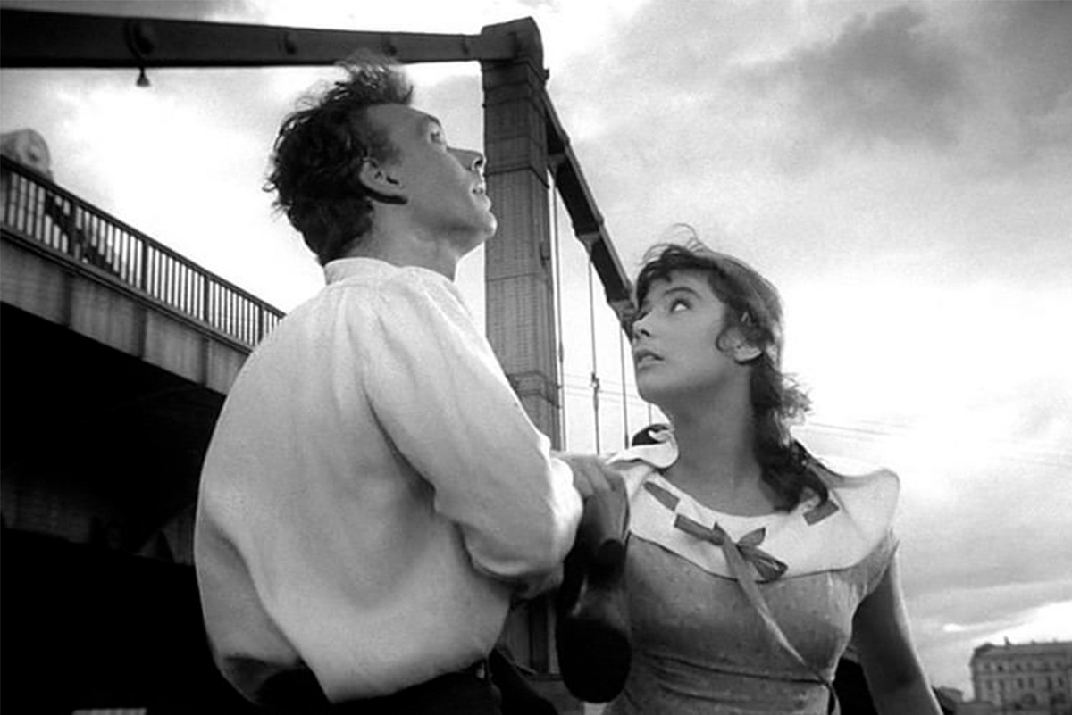 [Кадр из фильма «Летят журавли»]