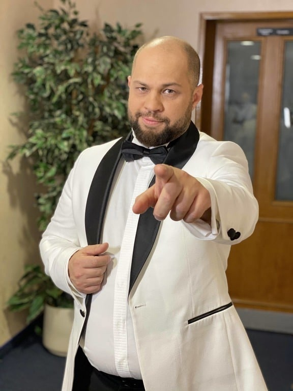 Роман Постовалов