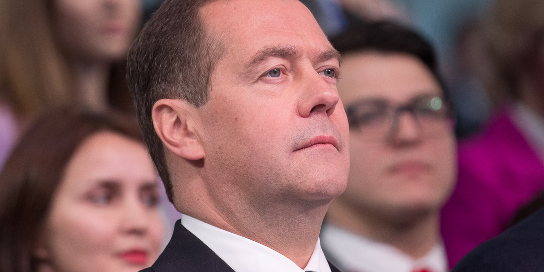 Медведев поздравил россиян с Днем Победы: «После нас тишина, но кому это нужно…»