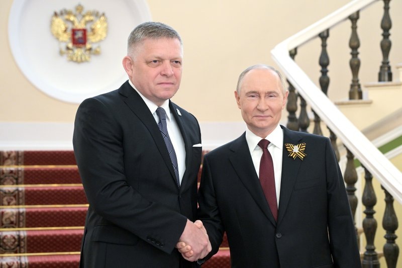 Владимир Путин и премьер-министр Словакии Роберт Фицо.
Фото: Алексей Никольский/ Фотохост-агентство РИА Новости