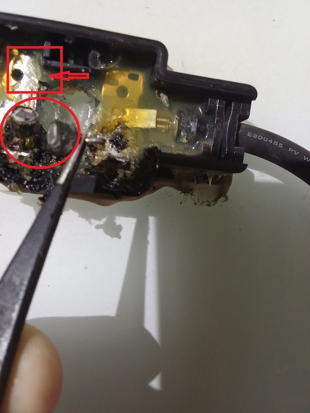 Диод вдребезги, токоприемник отпаялся