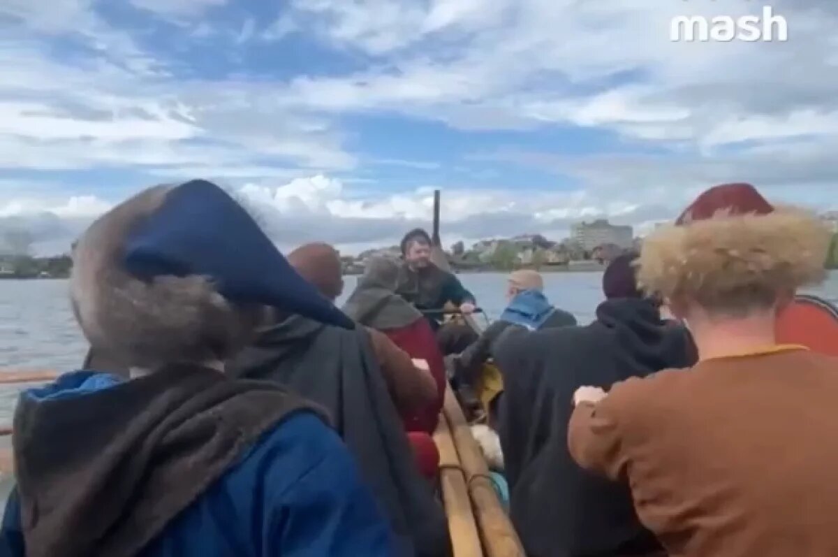    Трое реконструкторов из Казани воссоздали один из кораблей Древней Руси