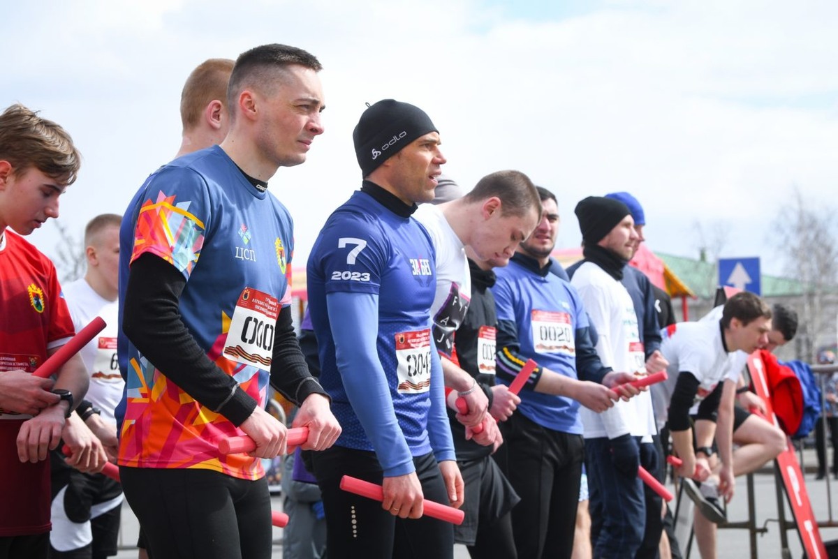    Эстафета Победы прошла в Петрозаводске. Фото: "Республика" / Оксана Кудяршова