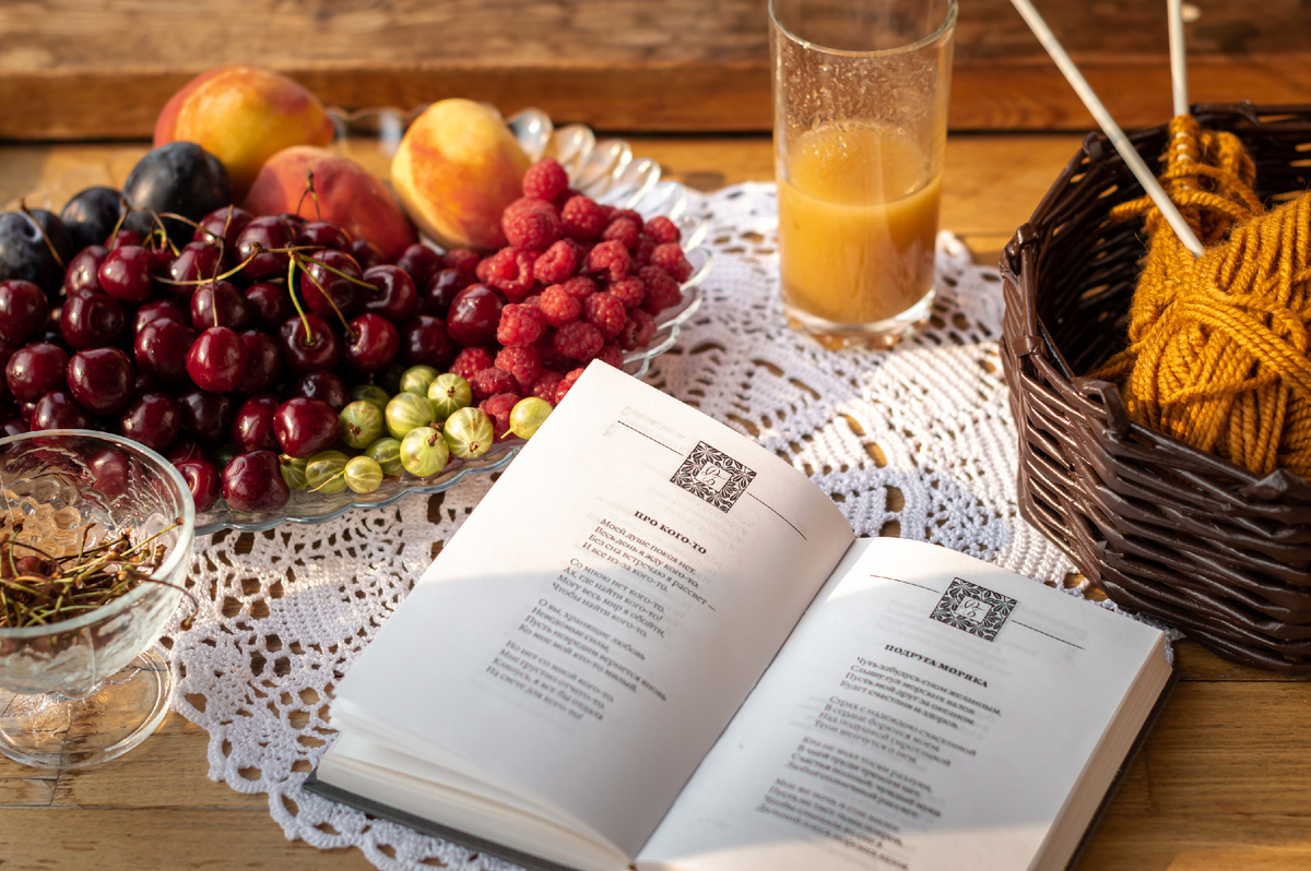 Этой картинке почти десять лет. Я тогда уже не вязала, но спицы и пряжа еще были в наличии 