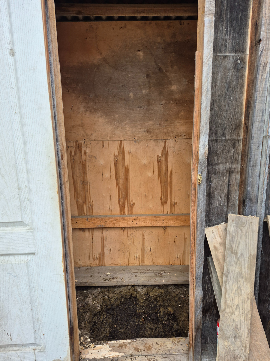 Казалось бы, копается с лёгкостью, но не тут-то было